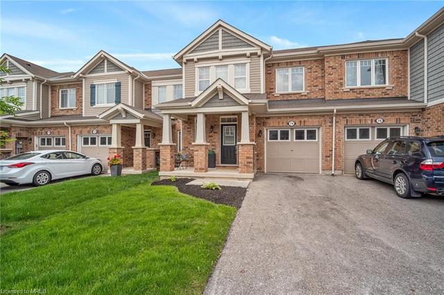 74 Reichert Court, House attached with 3 bedrooms, 2 bathrooms and 3 parking in Milton ON | Image 2