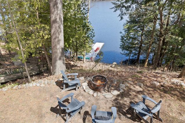 1111 Whitehead Farm Rd, House detached with 4 bedrooms, 2 bathrooms and 14 parking in Gravenhurst ON | Image 1