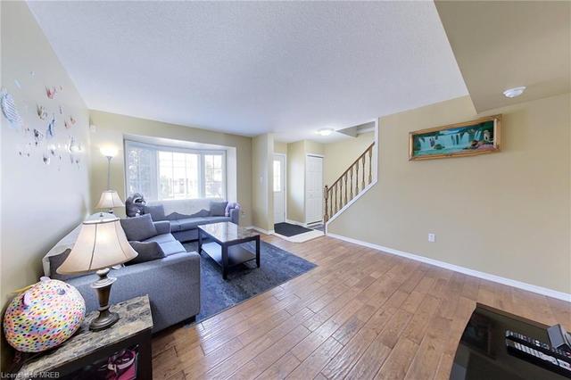 31 - 235 Saginaw Parkway, House attached with 3 bedrooms, 1 bathrooms and 1 parking in Cambridge ON | Image 5