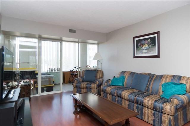 205 - 350 Rathburn Rd W, Condo with 2 bedrooms, 2 bathrooms and 1 parking in Mississauga ON | Image 2