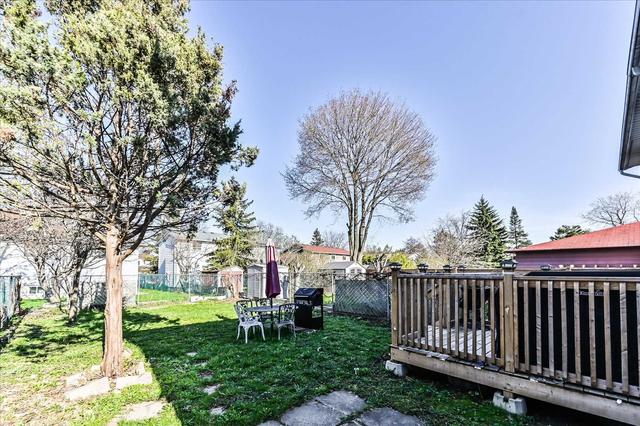 265 Cherokee Blvd, House semidetached with 4 bedrooms, 4 bathrooms and 5 parking in Toronto ON | Image 27