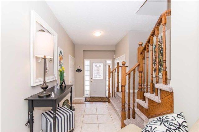 81 Tempo Way, House attached with 3 bedrooms, 3 bathrooms and 2 parking in Whitby ON | Image 3