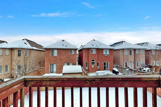 215 Surgeoner Cres, House detached with 3 bedrooms, 4 bathrooms and 5 parking in Newmarket ON | Image 17