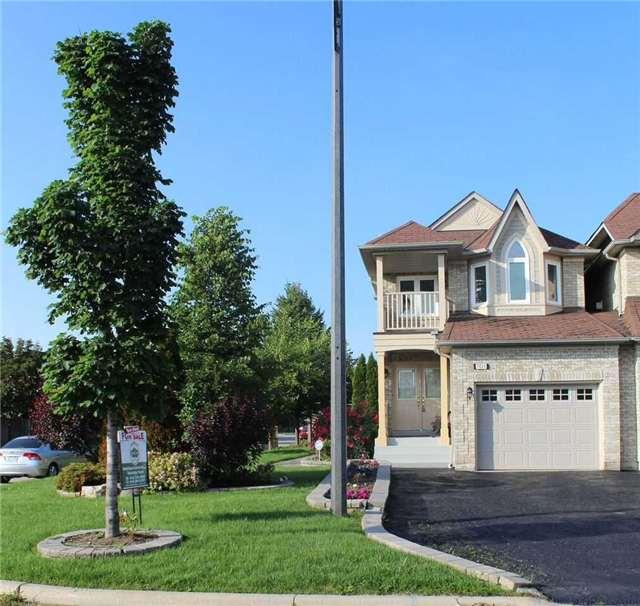 701 Macbeth Hts, House attached with 3 bedrooms, 4 bathrooms and 2 parking in Mississauga ON | Image 1