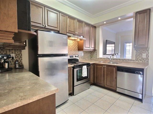 156 Wardlaw Pl, House attached with 3 bedrooms, 4 bathrooms and 1 parking in Vaughan ON | Image 2