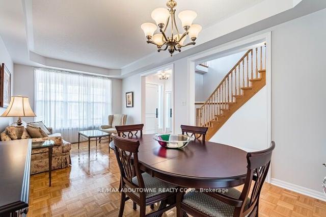 2434 Westoak Trails Blvd, House detached with 3 bedrooms, 4 bathrooms and 6 parking in Oakville ON | Image 2