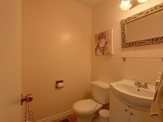 th 39 - 125 Palmdale Dr, Townhouse with 4 bedrooms, 2 bathrooms and 1 parking in Toronto ON | Image 2