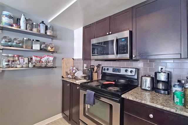 235 - 25 Turntable Cres, Townhouse with 3 bedrooms, 2 bathrooms and 1 parking in Toronto ON | Image 7