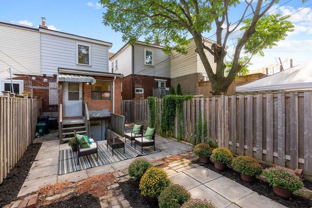 1012 Woodbine Ave, House semidetached with 3 bedrooms, 3 bathrooms and 0 parking in Toronto ON | Image 4