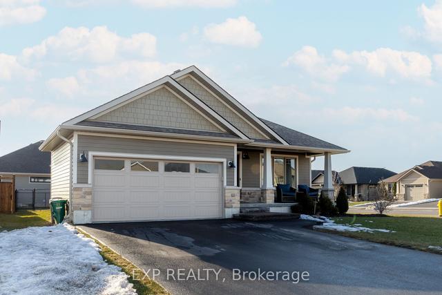 7 Tessa Blvd, House detached with 2 bedrooms, 3 bathrooms and 5 parking in Belleville ON | Image 29