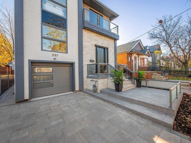 237 Gamble Ave, House detached with 4 bedrooms, 6 bathrooms and 3 parking in Toronto ON | Image 12