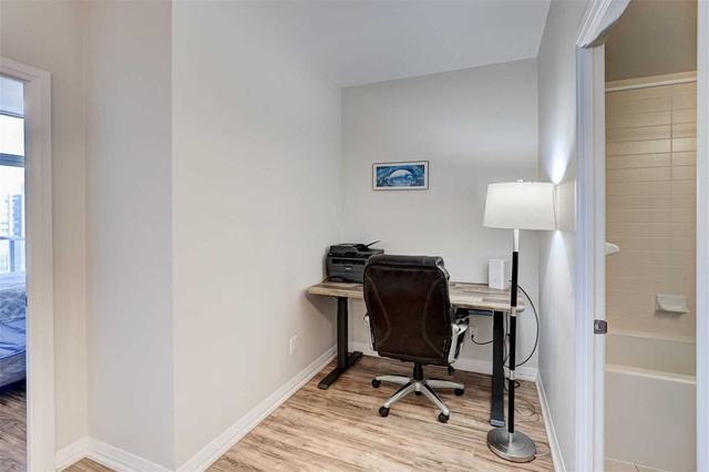 1001 - 55 Oneida Cres, Condo with 1 bedrooms, 1 bathrooms and 1 parking in Richmond Hill ON | Image 2