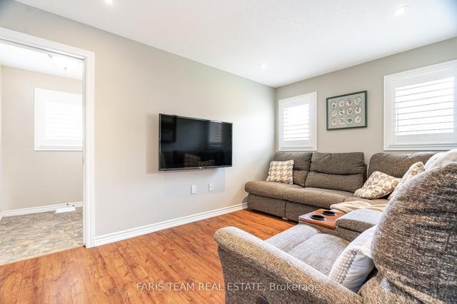 19 Grew Cres, House detached with 2 bedrooms, 2 bathrooms and 3 parking in Penetanguishene ON | Image 10