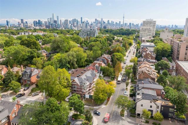 4 - 377 Spadina Rd, House attached with 4 bedrooms, 6 bathrooms and 2 parking in Toronto ON | Image 7
