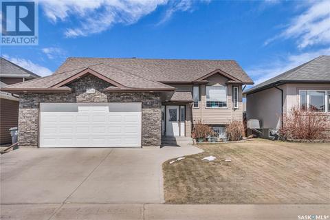 304 Nicklaus Drive, House detached with 4 bedrooms, 3 bathrooms and null parking in Warman SK | Card Image