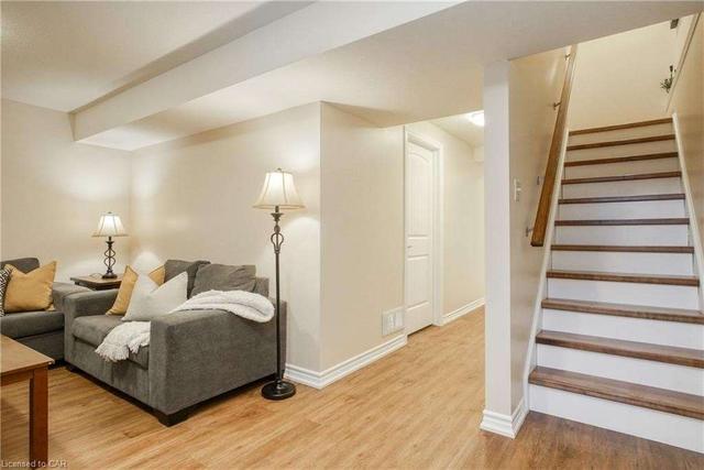 95 Lambeth Way, Townhouse with 3 bedrooms, 3 bathrooms and 2 parking in Guelph ON | Image 11