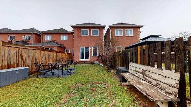 15 Ravenscliffe Crt, House attached with 3 bedrooms, 4 bathrooms and 4 parking in Brampton ON | Image 33