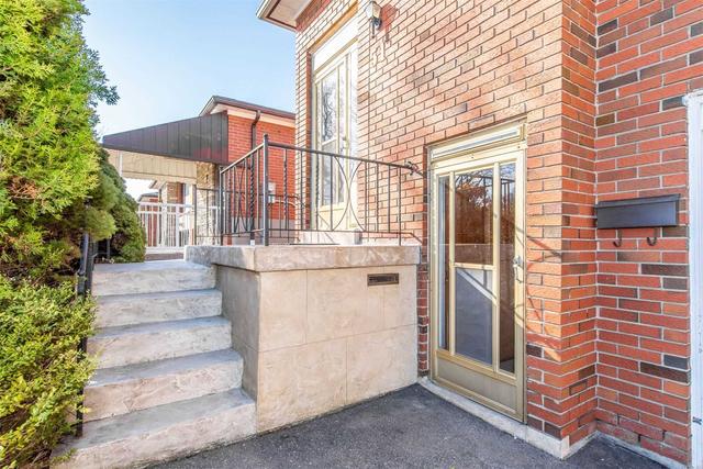 51 Starview Dr, House semidetached with 3 bedrooms, 2 bathrooms and 3 parking in Toronto ON | Image 23