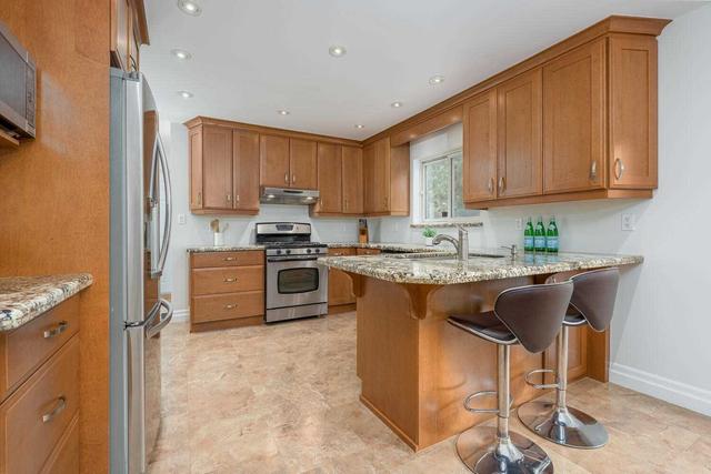 48 Pennington Cres, House detached with 4 bedrooms, 2 bathrooms and 3 parking in Halton Hills ON | Image 5