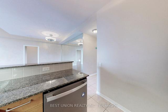 512 - 485 Rosewell Ave, Condo with 2 bedrooms, 2 bathrooms and 1 parking in Toronto ON | Image 7