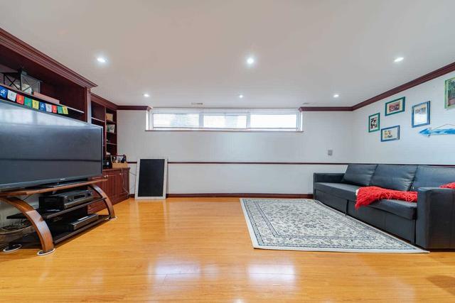 74 Brimorton Dr, House detached with 3 bedrooms, 3 bathrooms and 3 parking in Toronto ON | Image 27
