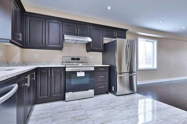 8093 Reilly St, House attached with 3 bedrooms, 4 bathrooms and 1 parking in Niagara Falls ON | Image 6