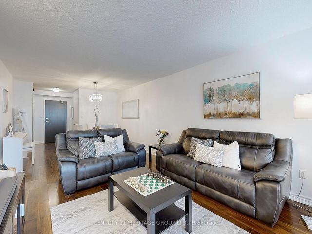 806 - 30 Holly St, Condo with 2 bedrooms, 2 bathrooms and 1 parking in Toronto ON | Image 3