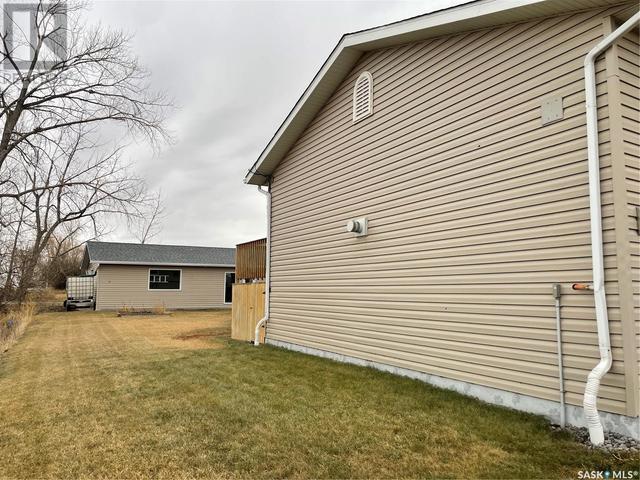568 Sorlien Avenue, House detached with 3 bedrooms, 2 bathrooms and null parking in Macoun SK | Image 34
