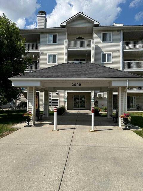 2402 - 6224 17 Avenue Se, Condo with 2 bedrooms, 2 bathrooms and 1 parking in Calgary AB | Card Image