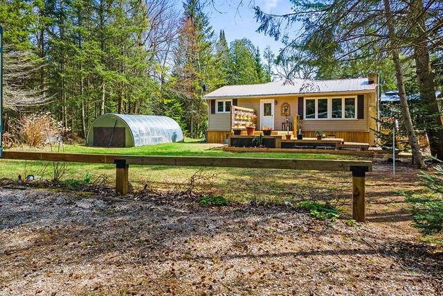 33 Woodstock Ave, House detached with 2 bedrooms, 2 bathrooms and 10 parking in Northern Bruce Peninsula ON | Image 36