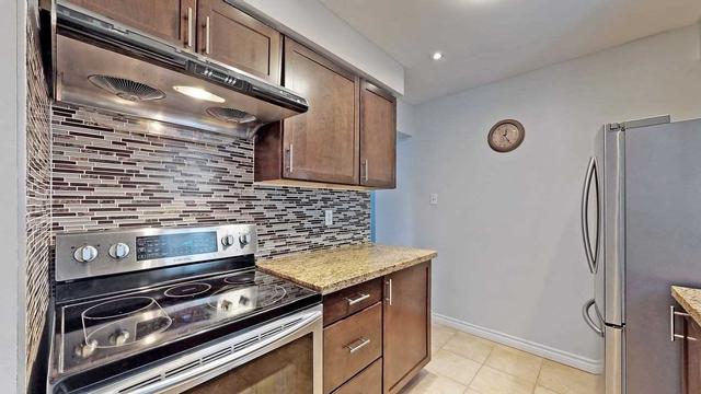 58 Chatfield Dr, House detached with 3 bedrooms, 2 bathrooms and 3 parking in Ajax ON | Image 3