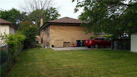 31 Lorene Dr, House detached with 3 bedrooms, 1 bathrooms and 5 parking in Toronto ON | Image 14