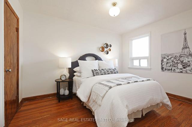 6 White Ave, House detached with 3 bedrooms, 2 bathrooms and 2 parking in Toronto ON | Image 3