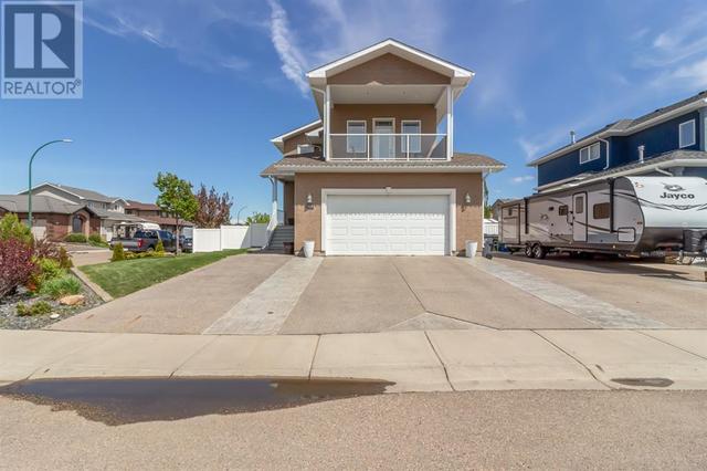 108 Sunset Drive Sw, House detached with 3 bedrooms, 3 bathrooms and 6 parking in Medicine Hat AB | Card Image