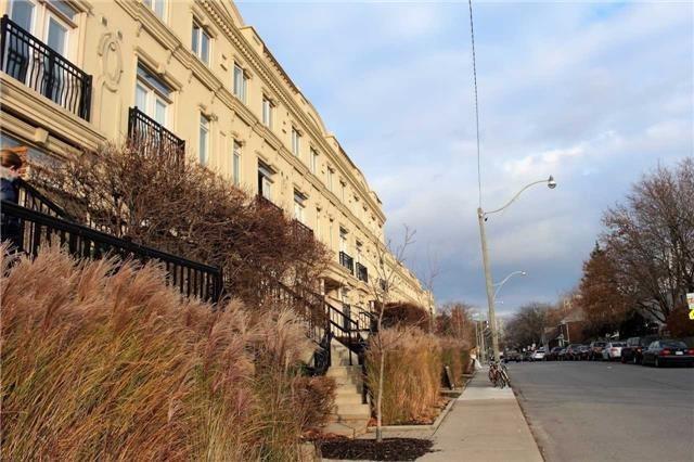 Th23 - 80 Carr St, Townhouse with 2 bedrooms, 2 bathrooms and 1 parking in Toronto ON | Image 2