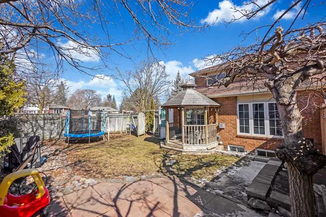 35 Davies Cres, House attached with 3 bedrooms, 4 bathrooms and 3 parking in Whitby ON | Image 31