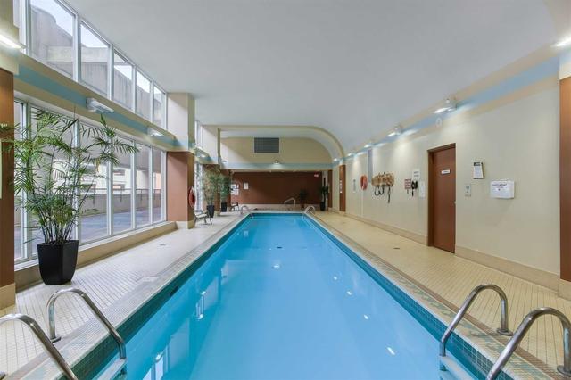 1903 - 750 Bay St, Condo with 2 bedrooms, 2 bathrooms and 1 parking in Toronto ON | Image 3