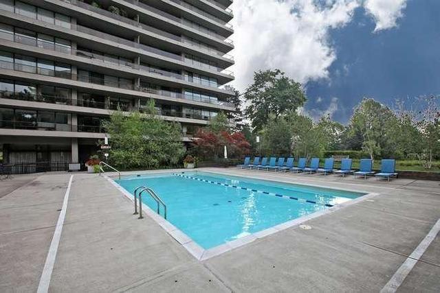 2001 - 10 Avoca Ave, Condo with 2 bedrooms, 2 bathrooms and 1 parking in Toronto ON | Image 17