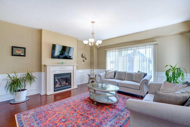 134 Woodbury Cres, House detached with 4 bedrooms, 4 bathrooms and 4 parking in Newmarket ON | Image 4