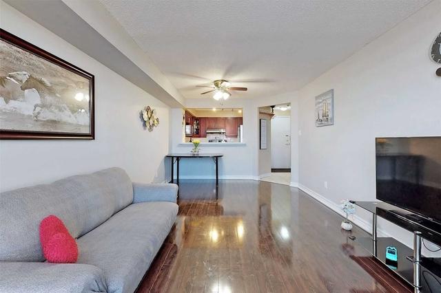 910 - 410 Mclevin Ave, Condo with 2 bedrooms, 2 bathrooms and 1 parking in Toronto ON | Image 6