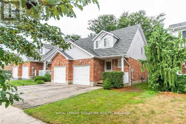 426 Downsview Pl, House attached with 3 bedrooms, 3 bathrooms and 3 parking in Waterloo ON | Image 1