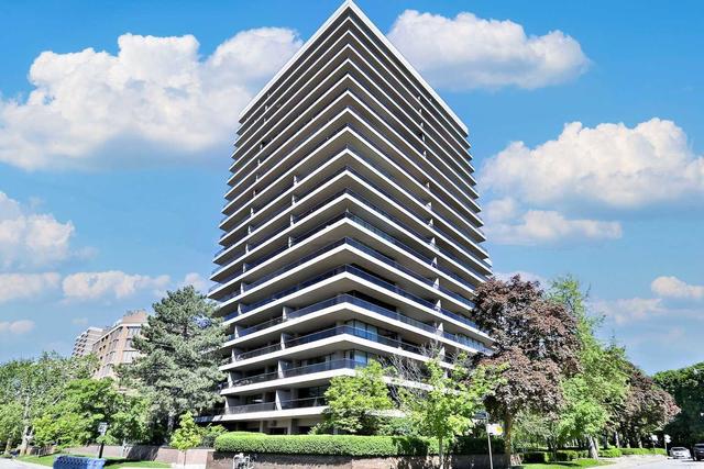 304 - 10 Avoca Ave, Condo with 2 bedrooms, 2 bathrooms and 1 parking in Toronto ON | Image 1