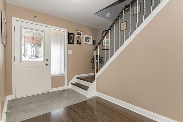 33 Storey Dr, House detached with 4 bedrooms, 2 bathrooms and 5 parking in Halton Hills ON | Image 7