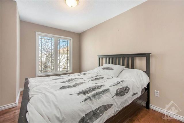 398 Hillsboro Private, Townhouse with 3 bedrooms, 3 bathrooms and 2 parking in Ottawa ON | Image 16