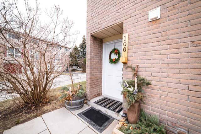 100 - 1133 Ritson Rd, Condo with 3 bedrooms, 2 bathrooms and 2 parking in Oshawa ON | Image 1