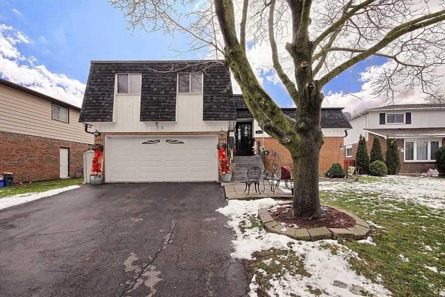 11 Deerfield Crt, House detached with 3 bedrooms, 2 bathrooms and 6 parking in Whitby ON | Image 1