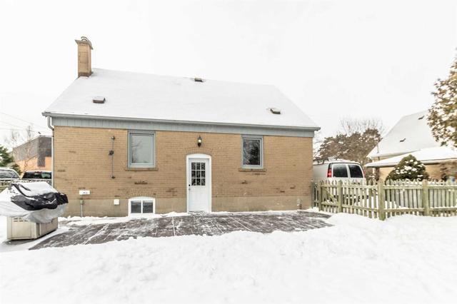 32 Meyer Dr, House detached with 4 bedrooms, 2 bathrooms and 6 parking in Guelph ON | Image 21