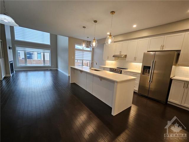 424 Markdale Terrace, Townhouse with 3 bedrooms, 3 bathrooms and 3 parking in Ottawa ON | Image 9