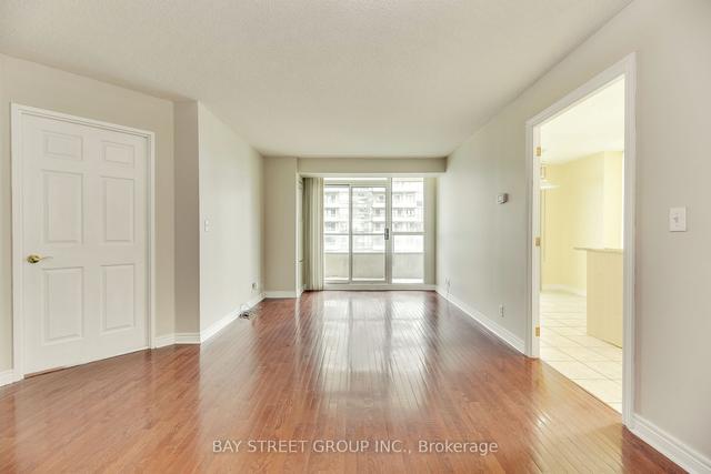 2008 - 23 Hollywood Ave, Condo with 2 bedrooms, 2 bathrooms and 1 parking in Toronto ON | Image 28