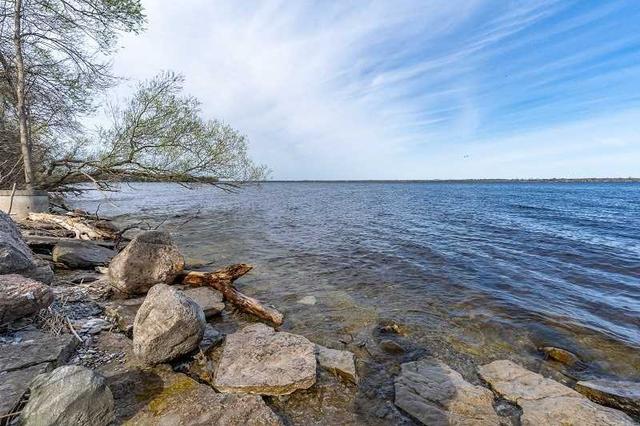 444 Cressy Bayside Road Rd, House detached with 2 bedrooms, 1 bathrooms and 10 parking in Prince Edward County ON | Image 11